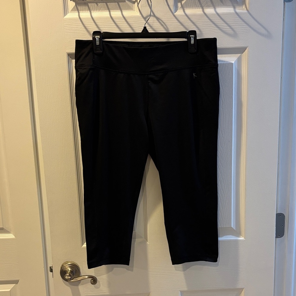 Danskin Black Capri Athletic Leggings